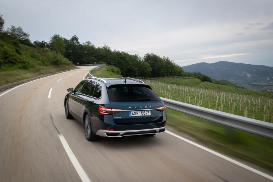  Skoda Superb Scout 2019 года  (WW) (фото 20 из 72)
